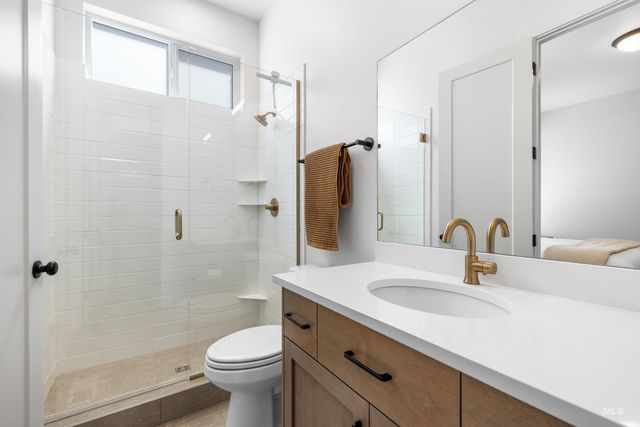 7469 W Diamond Lake Dr, Boise, ID 83714