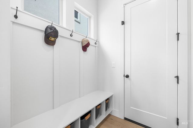 7469 W Diamond Lake Dr, Boise, ID 83714