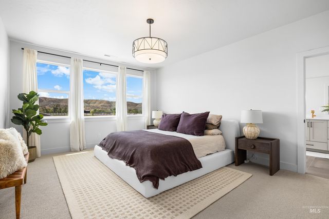 7469 W Diamond Lake Dr, Boise, ID 83714