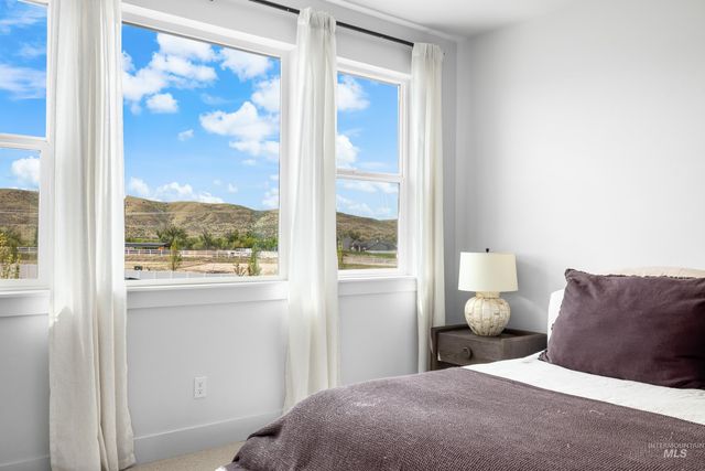 7469 W Diamond Lake Dr, Boise, ID 83714