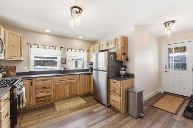 96 Lafayette Road, Hampton Falls, NH 03844