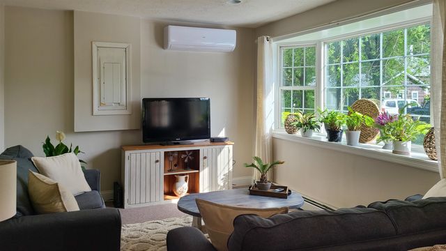 96 Lafayette Road, Hampton Falls, NH 03844