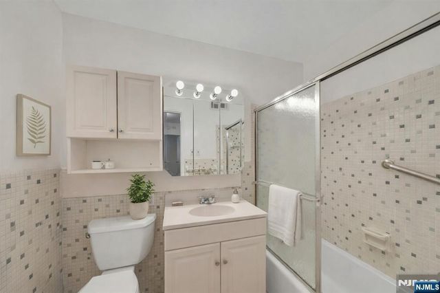 2100 Linwood Avenue 22P, Fort Lee, NJ 07024