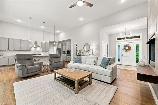 104 Trafalgar Drive, Lexington, NC 27292