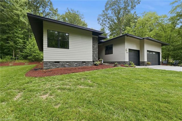 104 Trafalgar Drive, Lexington, NC 27292