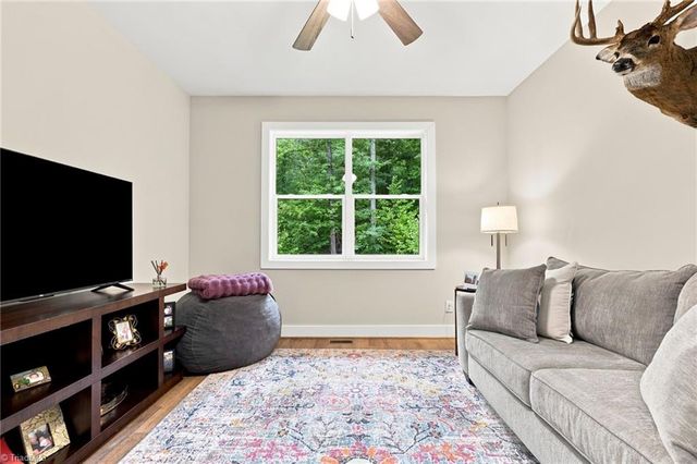 104 Trafalgar Drive, Lexington, NC 27292