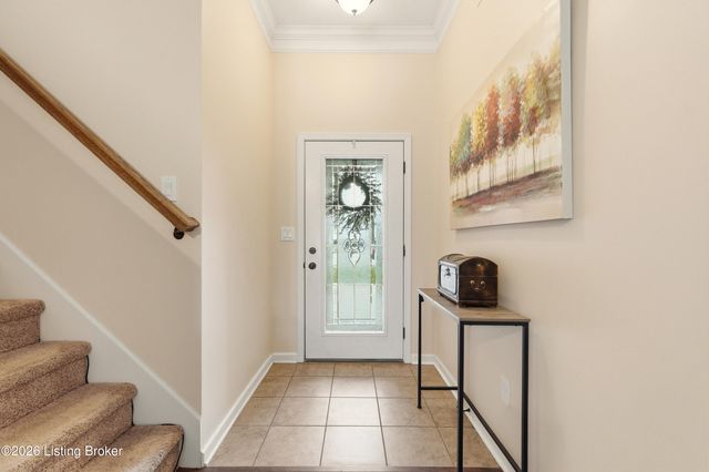 9704 Pebble Ct, Louisville, KY 40229