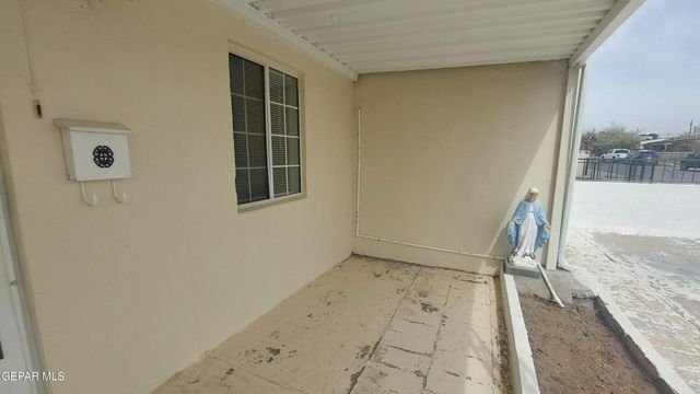 675 SANTA BARBARA Drive, El Paso, TX 79915