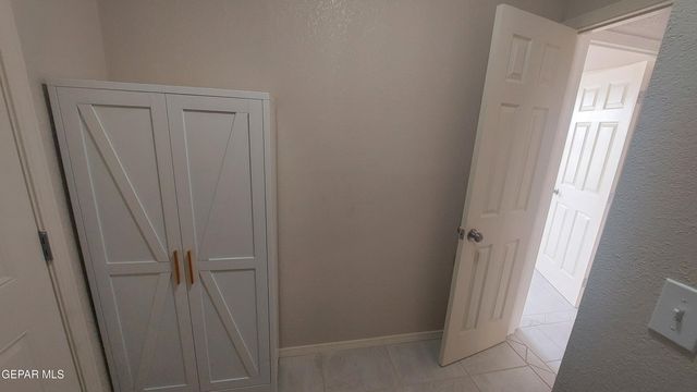 675 SANTA BARBARA Drive, El Paso, TX 79915