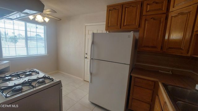 675 SANTA BARBARA Drive, El Paso, TX 79915