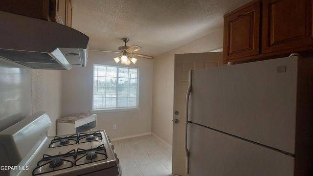 675 SANTA BARBARA Drive, El Paso, TX 79915