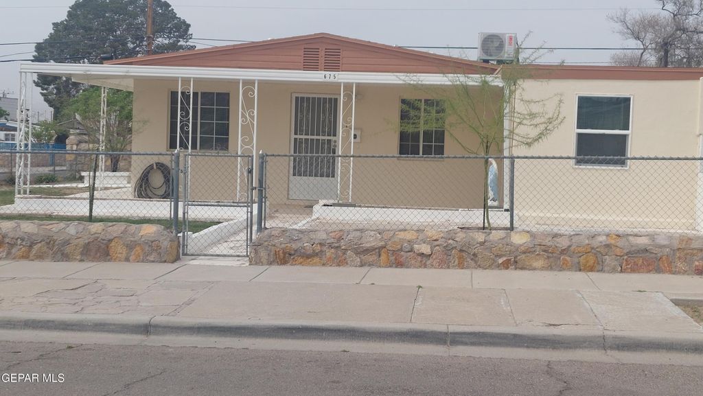 675 SANTA BARBARA Drive, El Paso, TX 79915