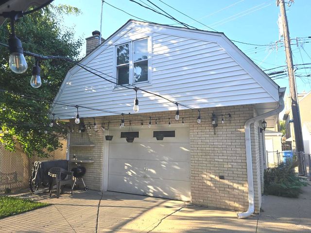 6614 W Devon Avenue, Chicago, IL 60631