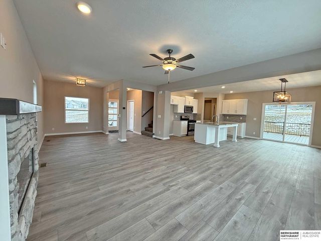 16558 Wirt Street, Omaha, NE 68116