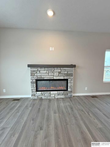 16558 Wirt Street, Omaha, NE 68116