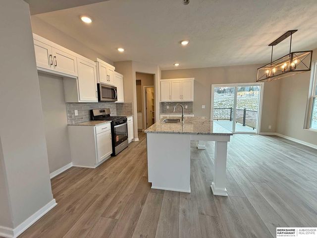 16558 Wirt Street, Omaha, NE 68116