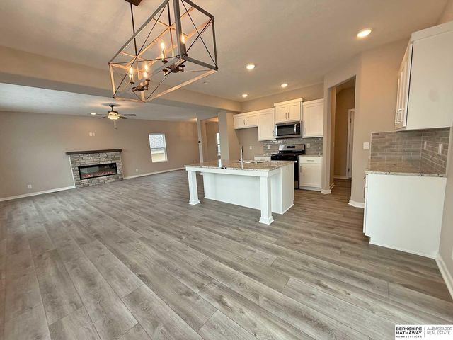 16558 Wirt Street, Omaha, NE 68116