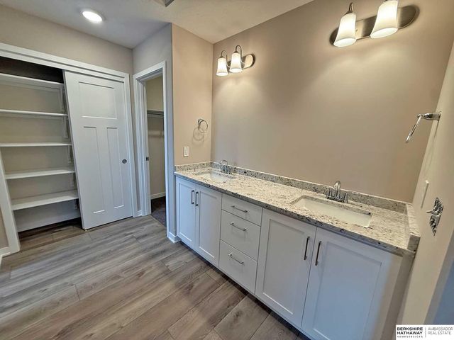 16558 Wirt Street, Omaha, NE 68116