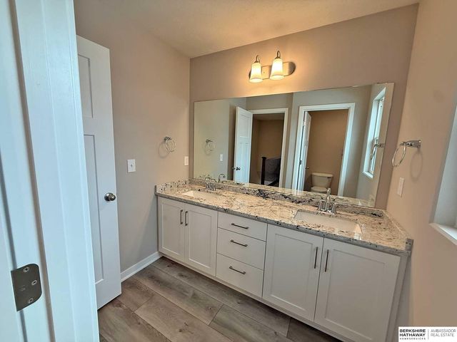 16558 Wirt Street, Omaha, NE 68116