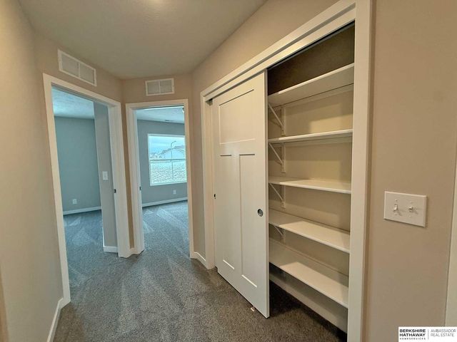 16558 Wirt Street, Omaha, NE 68116