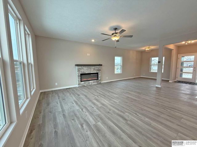 16558 Wirt Street, Omaha, NE 68116