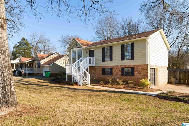 8401 LANEWOOD CIRCLE, Leeds, AL 35094