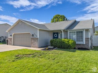 1129 W 1640 N, Clinton, UT 84015