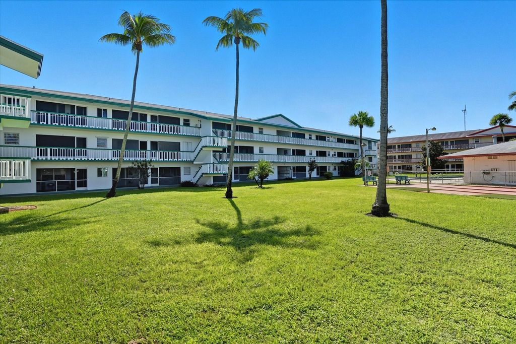 5300 Washington St J214, Hollywood, FL 33021