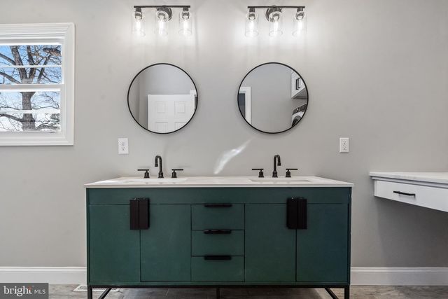 105 CLOVERDALE LN, Williamstown, NJ 08094