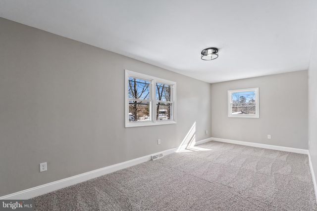 105 CLOVERDALE LN, Williamstown, NJ 08094