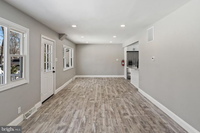 105 CLOVERDALE LN, Williamstown, NJ 08094