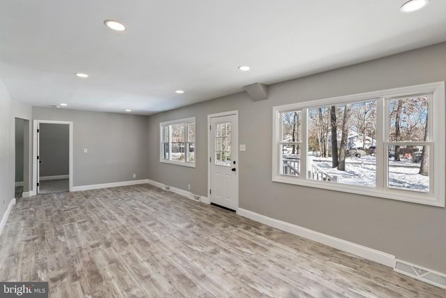 105 CLOVERDALE LN, Williamstown, NJ 08094