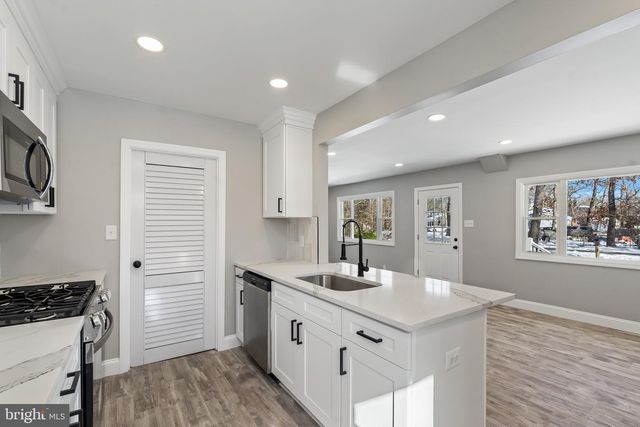 105 CLOVERDALE LN, Williamstown, NJ 08094