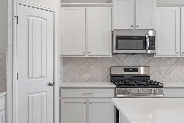 185 Weaver LN, Bastrop, TX 78602