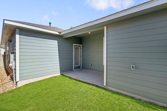 185 Weaver LN, Bastrop, TX 78602