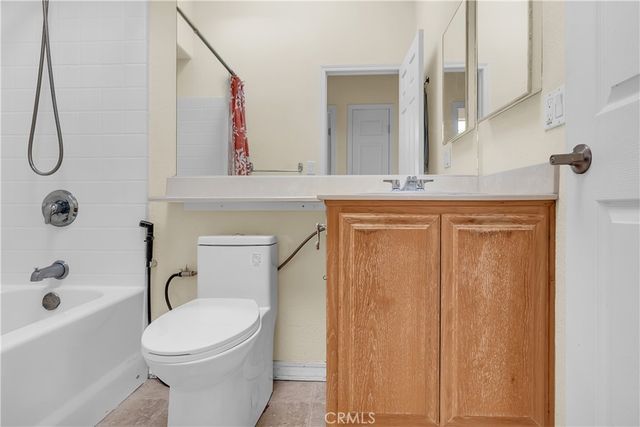 5815 E La Palma Avenue 319, Anaheim, CA 92807