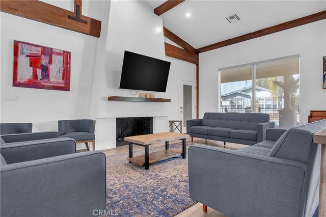 5815 E La Palma Avenue 319, Anaheim, CA 92807