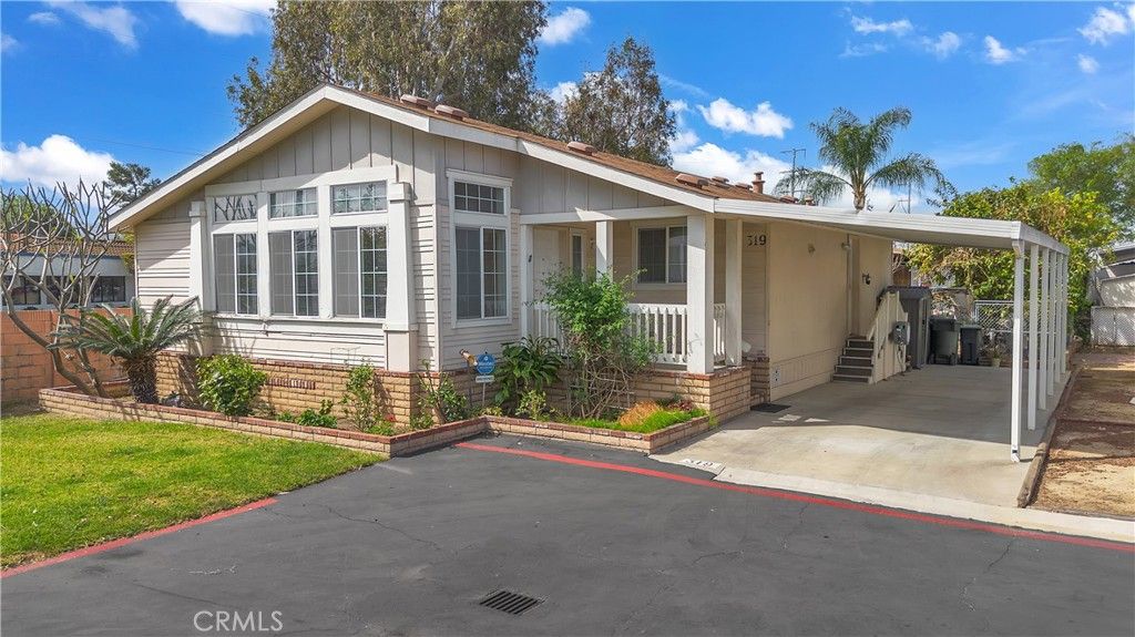 Image 1 of property listing at 5815 E La Palma Avenue 319, Anaheim, CA 92807