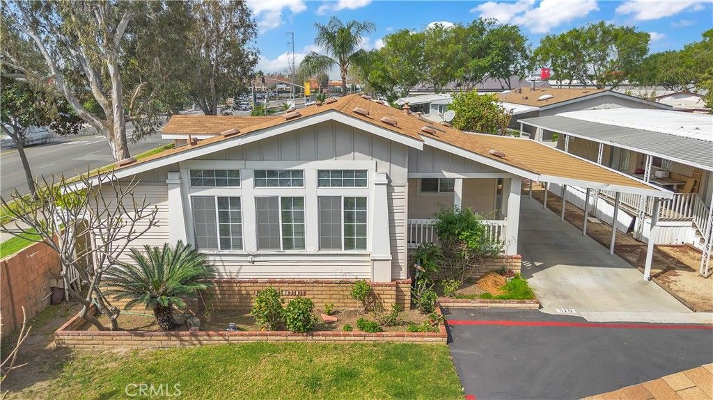 Image 2 of property listing at 5815 E La Palma Avenue 319, Anaheim, CA 92807