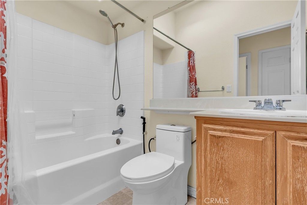 Image 27 of property listing at 5815 E La Palma Avenue 319, Anaheim, CA 92807