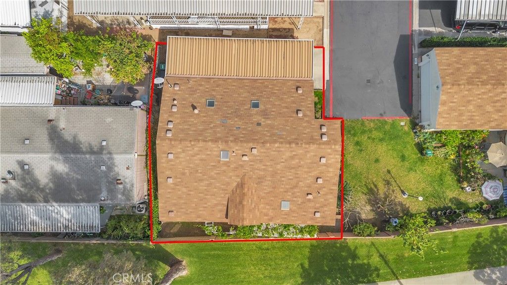 Image 4 of property listing at 5815 E La Palma Avenue 319, Anaheim, CA 92807