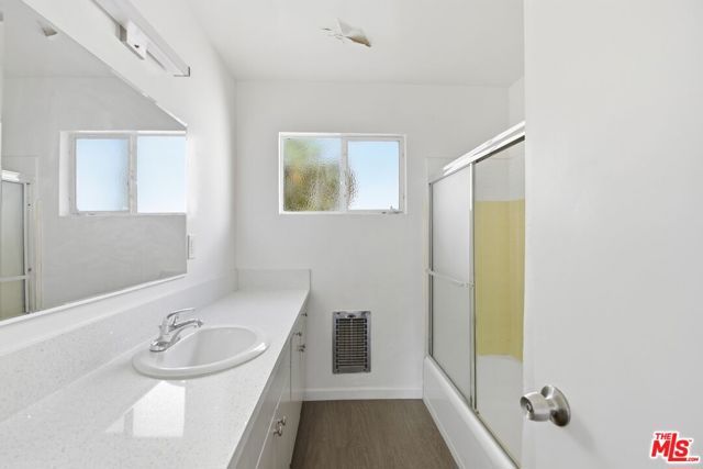1528 Winona Boulevard 9, Los Angeles, CA 90027