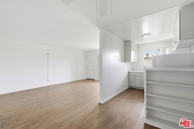 1528 Winona Boulevard 9, Los Angeles, CA 90027