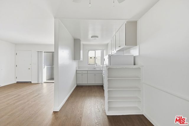 1528 Winona Boulevard 9, Los Angeles, CA 90027