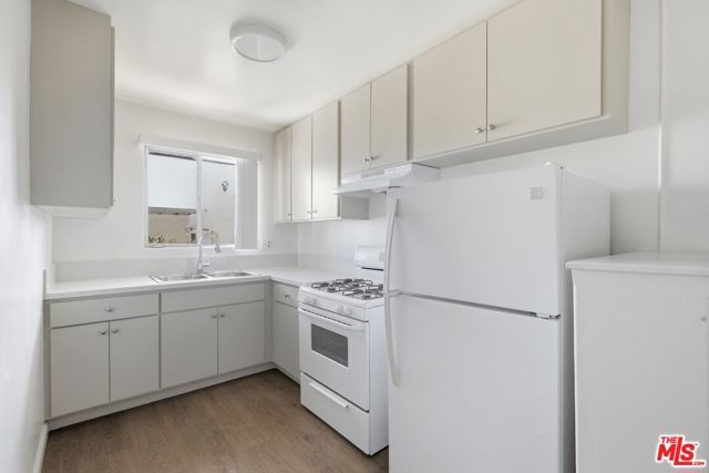 1528 Winona Boulevard 9, Los Angeles, CA 90027