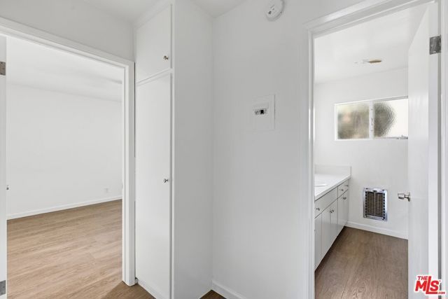 1528 Winona Boulevard 9, Los Angeles, CA 90027
