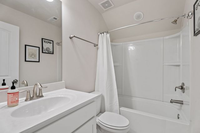 805 Coronation Dr, Antioch, TN 37013