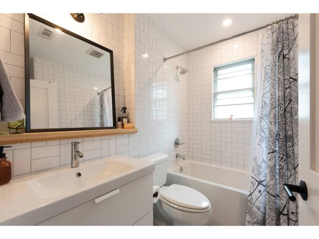 3011 E 17th ST, Austin, TX 78702