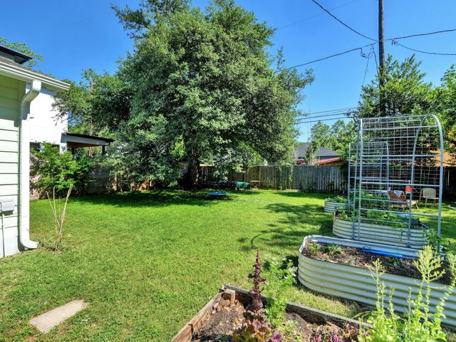 3011 E 17th ST, Austin, TX 78702