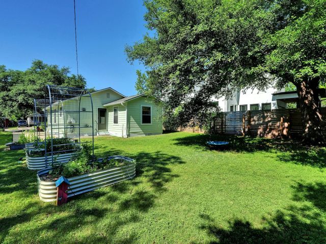 3011 E 17th ST, Austin, TX 78702